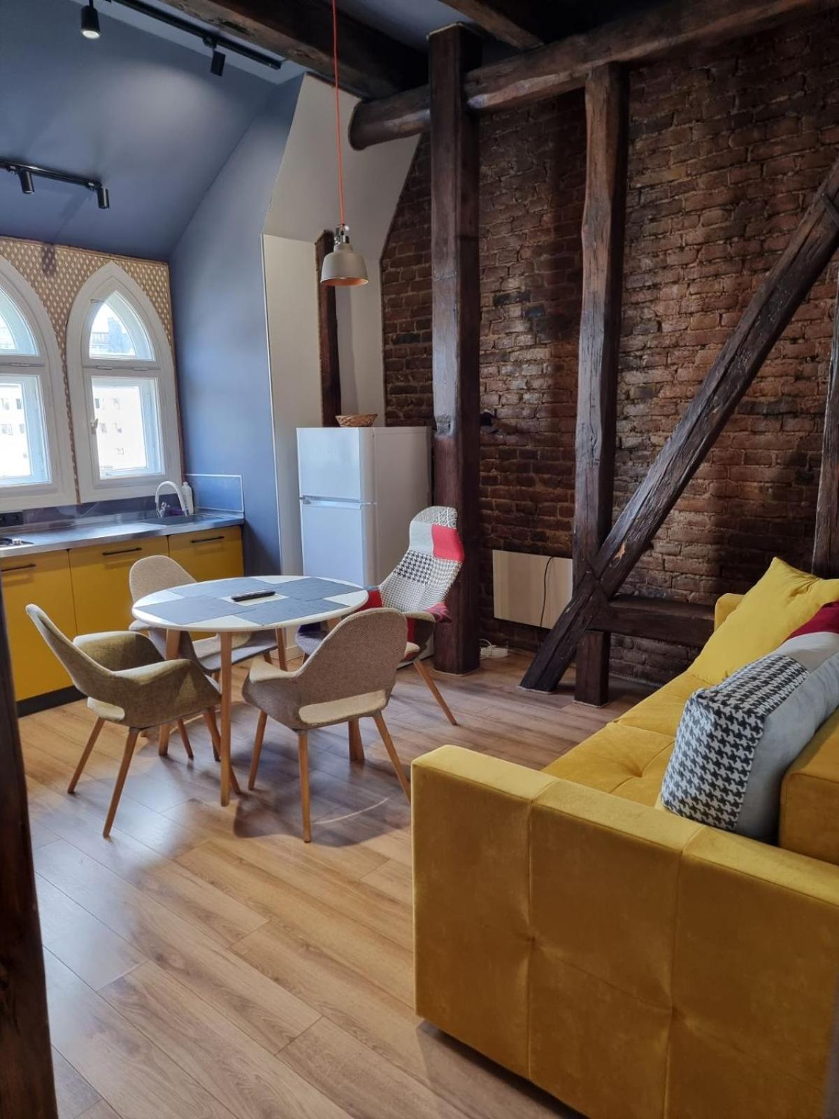 Leogrand Apartments On Kniazia Romana 6 Lviv Bagian luar foto